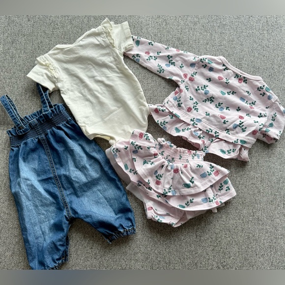 Bundle of 2 adorable Baby Outfit Set Souris Mini. - Picture 2 of 2